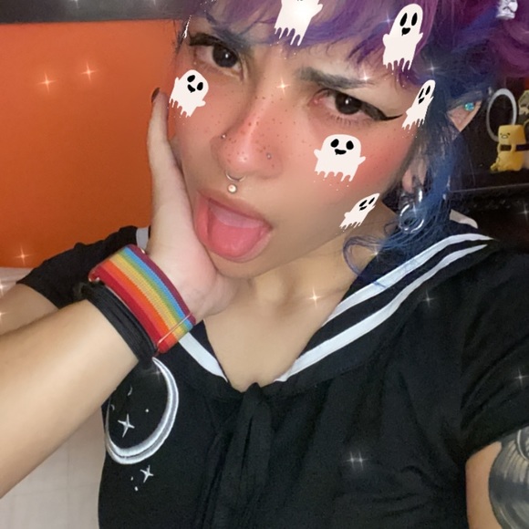 Meet your posher! - Picture 5 of 6